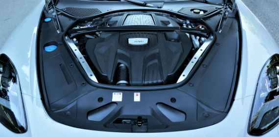 18_porsche_panamera_4_engine