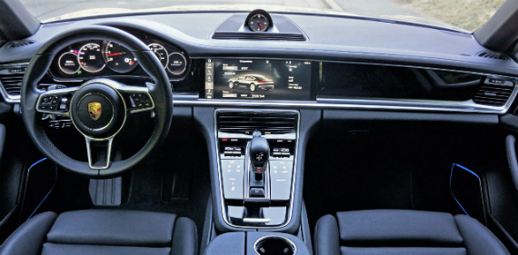 18_porsche_panamera_4_overall-dashboard