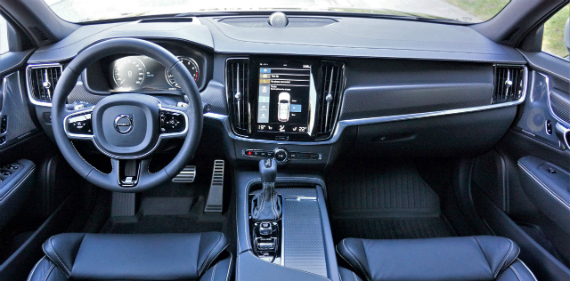 18_volvo_v90_t6_awd_r_design_04400