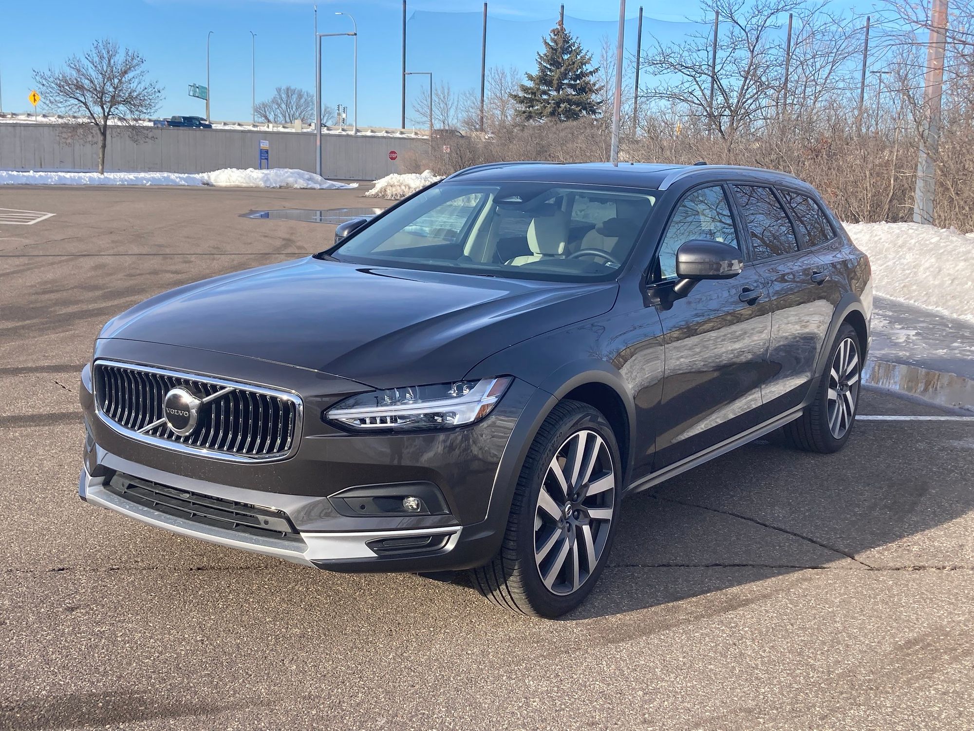 2022 Volvo V90 Cross Country