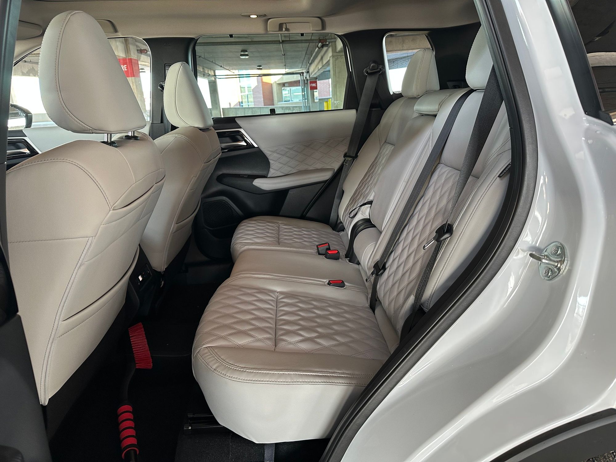 Outlander phev deals 7 seats