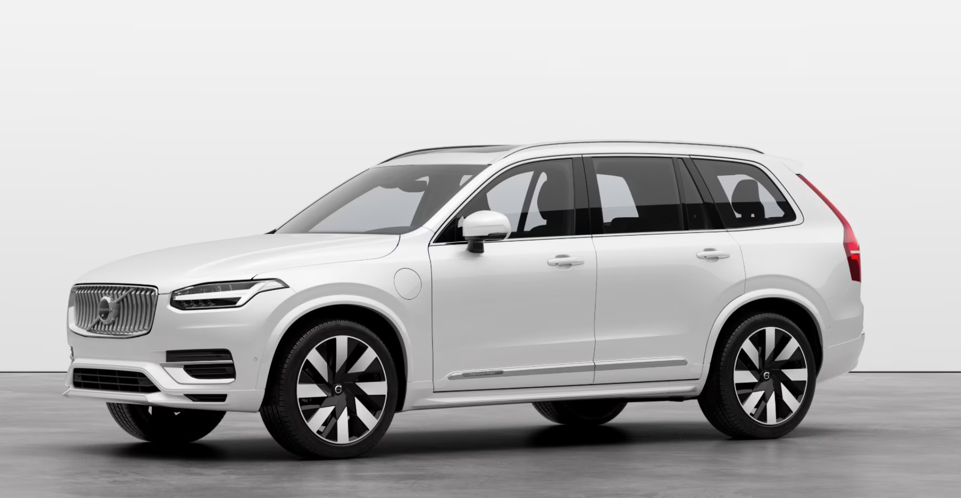 2020 PHEV SUVs: Conquering the Road with Electric Efficiency
