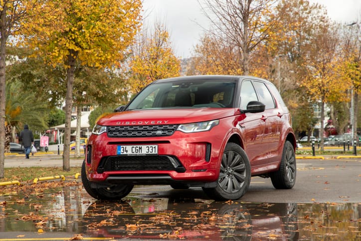 Land Rover Discovery Sport: A Compact SUV with Big Aspirations