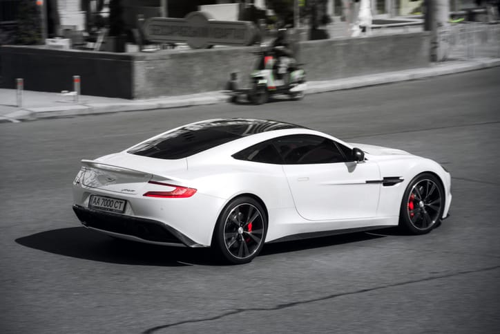 The Aston Martin Vanquish: A Legacy of Power, Luxury, and Elegance