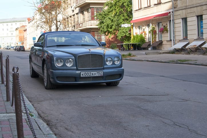 The Allure of Open-Air Opulence: Exploring the Bentley Azure
