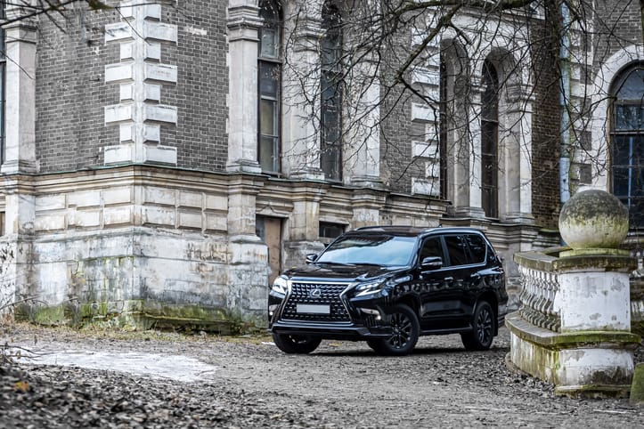 The 2024 Lexus GX: A Refined Off-Roader Redefining Luxury SUVs