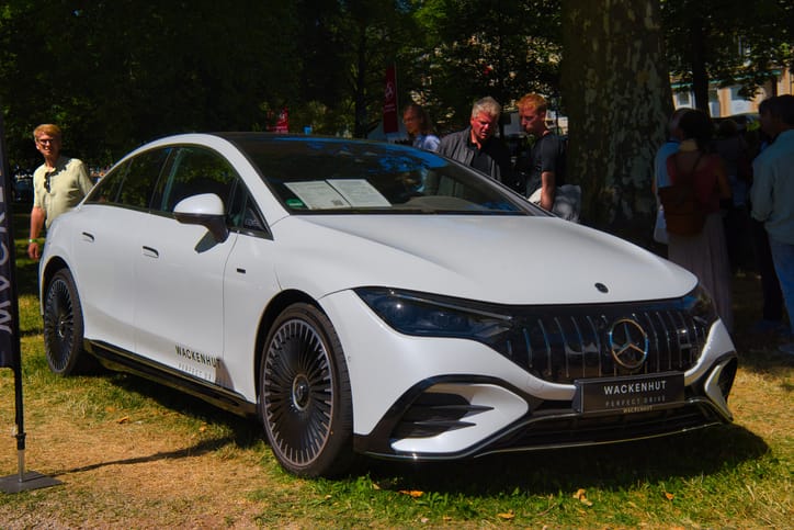 The 2024 Mercedes-Benz EQS: A Glimpse into the Future of Luxury Electric Driving