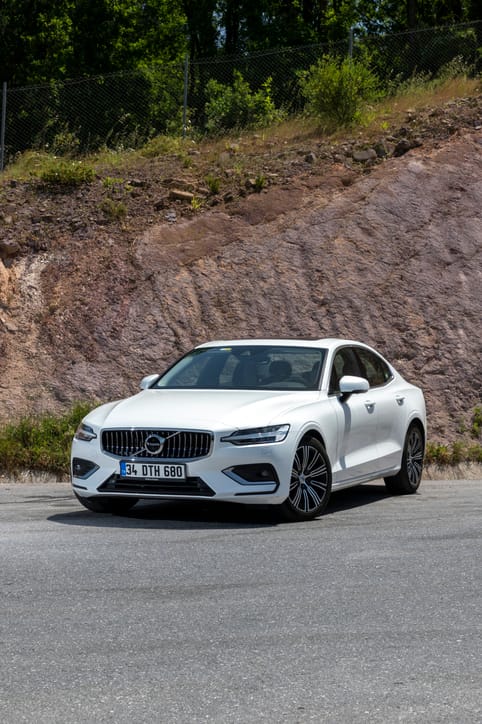 The 2024 Volvo S60: A Refined Blend of Luxury, Performance, and Safety