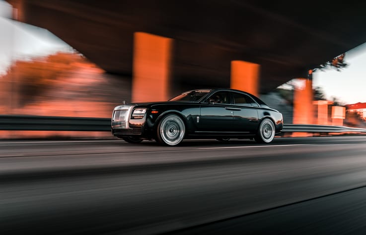 The Epitome of Luxury: A Look into the World of Rolls-Royce Cars