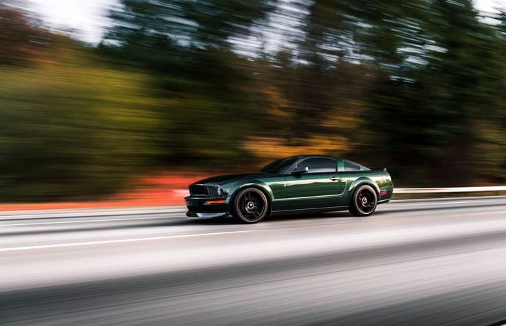 Muscle Cars Making a Comeback: Modern Takes on Classic Designs (Ford Mustang vs. Dodge Challenger)