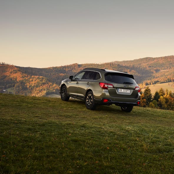 Road Trip Ready: Top Wagons for Adventure (Subaru Outback vs. Volvo V60 Cross Country)