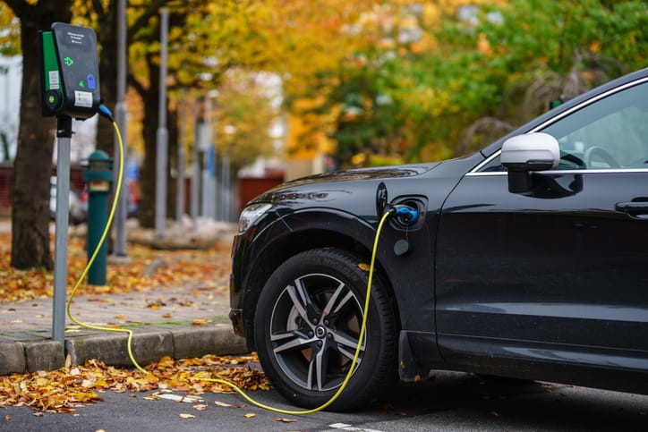 Charging Speed Showdown: Comparing EV Fast-Charging Networks