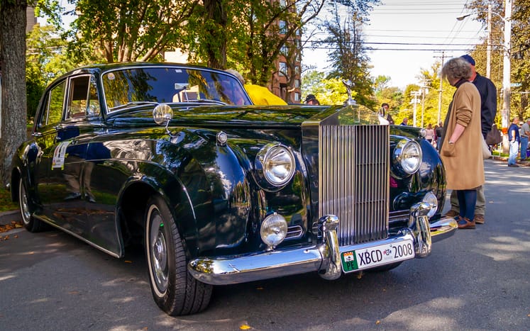 European Luxury Showdown: 1950s Rolls-Royce vs. Bentley
