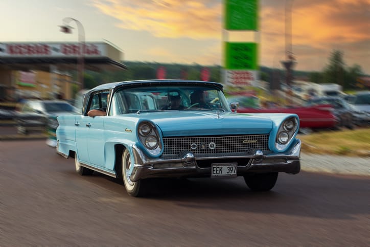 American Luxury Showdown: 1960s Cadillac vs. Lincoln