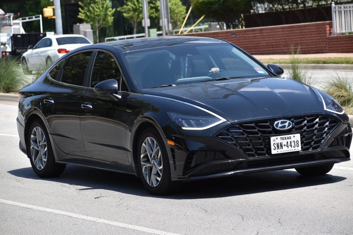 Fuel Efficiency for Long Commutes: Toyota Prius vs. Hyundai Sonata Hybrid