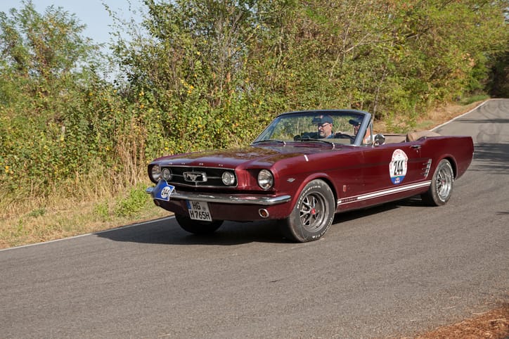 Convertible Classics: Timeless Design Showdown: Ford Mustang vs. Chevrolet Camaro Convertibles