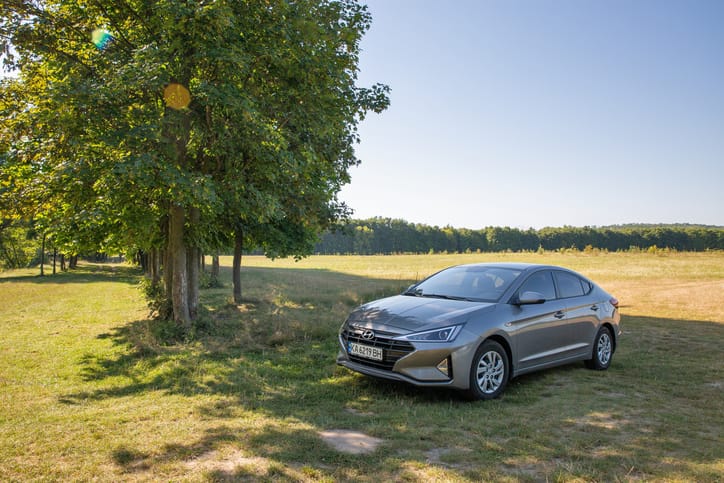 The Showdown: Budget-Friendly Family Sedan - Nissan Sentra vs. Hyundai Elantra